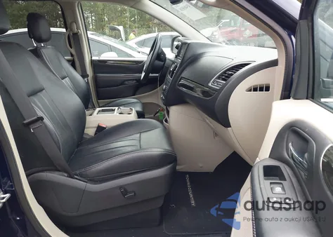 2015 Chrysler Town & Country Touring-L z USA, uszkodzony, nr VIN 2C4RC1CG8FR727656